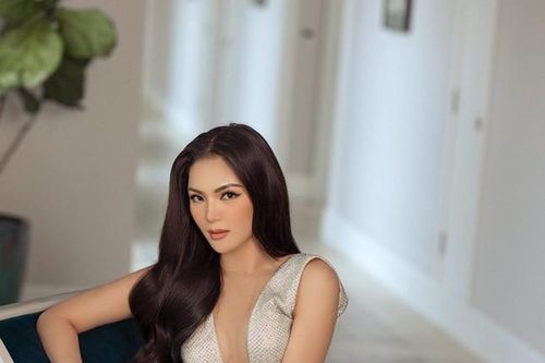 Người đẹp Vân Anh khoe sắc vóc quyến rũ trong phần thi Trang phục Dạ hội ở Miss Earth 2021