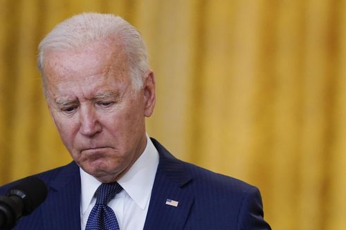 Tòa liên bang chặn lệnh bắt buộc tiêm chủng của ông Biden