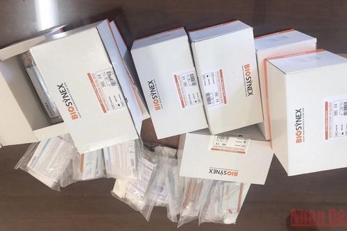 Đắk Nông thu giữ hàng trăm bộ kit test nhanh Covid-19 không rõ nguồn gốc