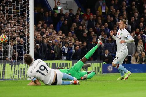 Phung phí cơ hội, Chelsea bị Burnley cầm hòa bất ngờ