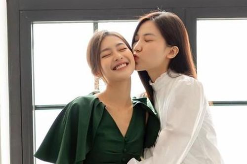 Khả Ngân và Lương Thanh (11 Tháng 5 Ngày) khiến fan 'quắn quéo' trong bộ ảnh chụp đôi