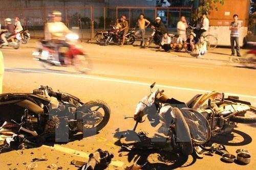 Hai xe máy đối đầu, 3 học sinh thiệt mạng