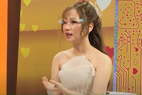Không xu dính túi, chàng trai vẫn cưa đổ bạn gái xinh trong 3 ngày