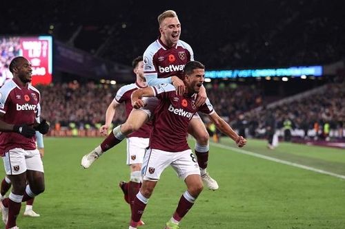 Salah im lặng, Liverpool gục ngã trước West Ham