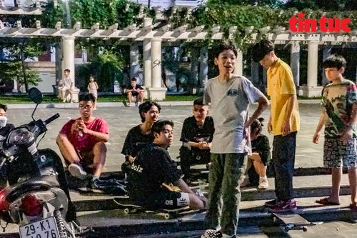 Điểm vui chơi trước cửa Bệnh viện Tâm Anh tụ tập đông người, vi phạm quy định phòng dịch