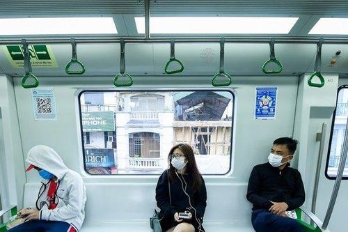 Tàu Cát Linh - Hà Đông vắng khách sáng đầu tuần