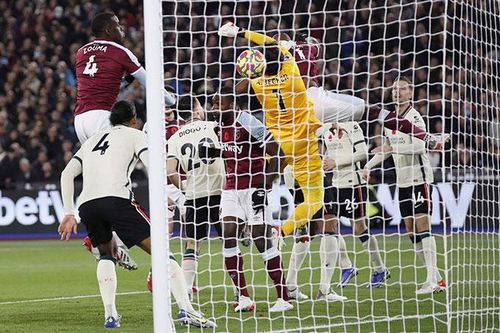 Thua tâm phục khẩu phục trước West Ham, Liverpool văng khỏi Top 3