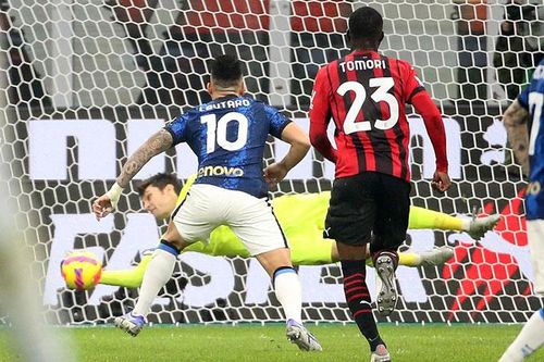 Milan và Inter hòa nghẹt thở ở trận derby Milano