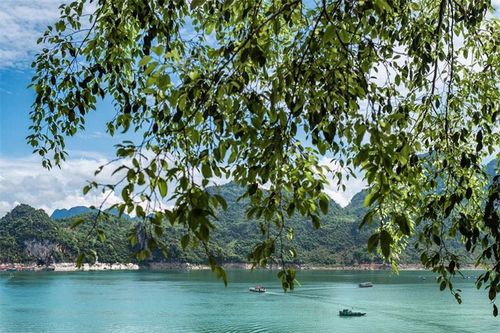 Đến Hòa Bình, đừng quên khám phá những địa danh này