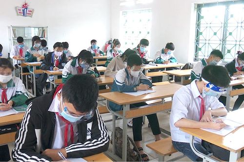 Lâm Thao: Học sinh trở lại trường sau thời gian nghỉ học để phòng chống dịch bệnh COVID-19