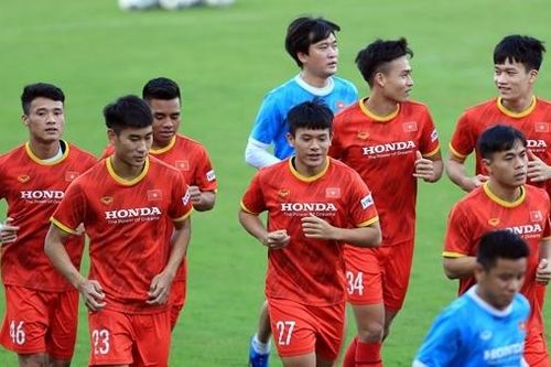 9 cầu thủ U23 Việt Nam lên ĐTQG: HLV Park Hang-seo xen canh gối vụ