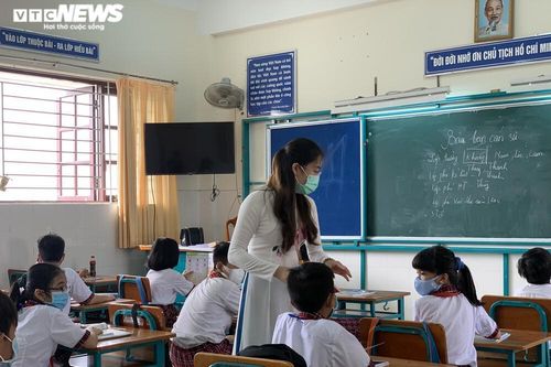TP.HCM phát hiện học sinh dương tính SARS-CoV-2 khi đến trường học trực tiếp
