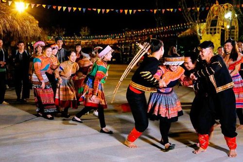 Tái hiện 'Chợ tình SaPa' để kích cầu du lịch