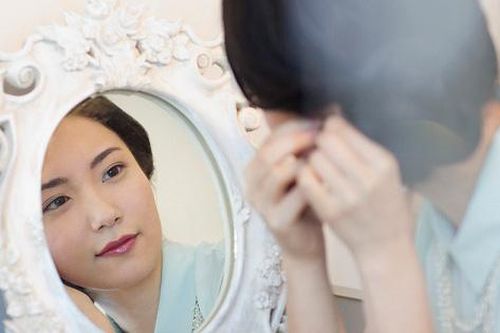 Chồng đòi ly hôn đột ngột, song câu nói bình thản nhẹ tênh của vợ khiến anh ta phải tê tái tận đáy lòng