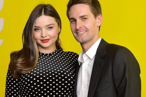 Góc khuất showbiz: Siêu mẫu Miranda Kerr tiết lộ đời sống hôn nhân với chồng tỷ phú
