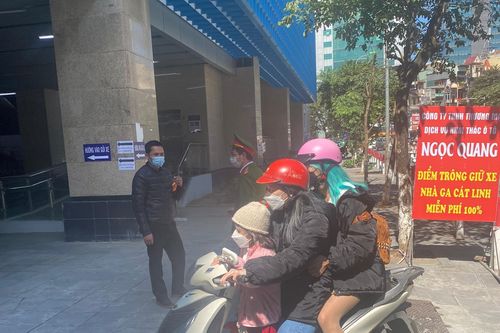 Trông xe miễn phí cho người dân tham gia trải nghiệm tàu điện Cát Linh - Hà Đông