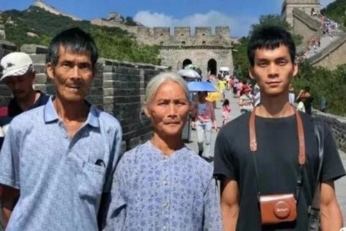 Người đàn ông 13 lần thi đại học gây tranh cãi ở Trung Quốc