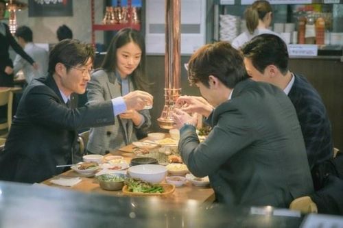 Dân văn phòng Hàn Quốc sợ quay lại chỗ làm