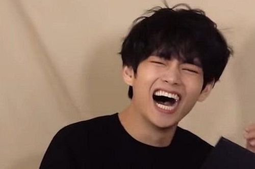 V BTS từng gây sốc khi hứa hẹn đăng ảnh tắm lên mạng