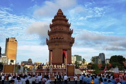 Vương quốc Campuchia kỷ niệm 68 năm Ngày Quốc khánh