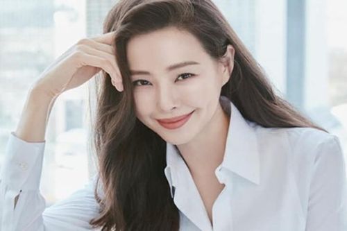 Đường tình 'mỹ nhân nóng bỏng nhất Hàn Quốc' Honey Lee sắp kết hôn