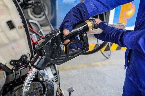 Giá xăng ngày mai được dự báo sẽ hạ nhiệt, sau 4 kỳ tăng liên tiếp