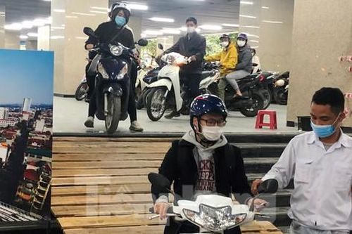 Cận cảnh bãi xe miễn phí thay thế bãi xe lậu tại ga tàu Cát Linh
