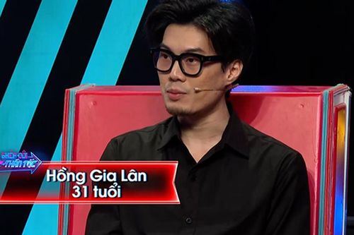 Bạn gái yêu 8 năm nhắn tin mời cưới, cầu thủ bóng rổ khóc suốt đêm