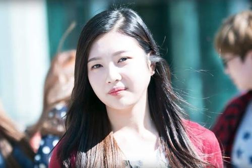 So kè nhan sắc của 5 mỹ nhân nhóm Red Velvet khi để mặt mộc: Irene bất chấp cả cam thường