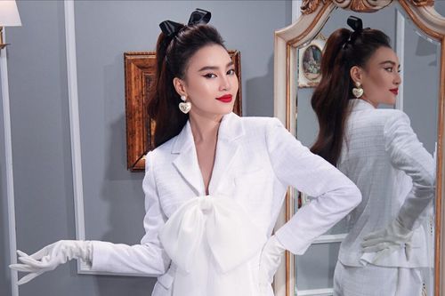 Ninh Dương Lan Ngọc hóa quý cô cùng loạt outfit ngọt như kẹo bông