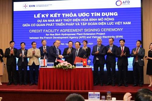 Ký kết khoản vay 1.900 tỷ đồng cho Dự án Nhà máy Thủy điện Hòa Bình mở rộng