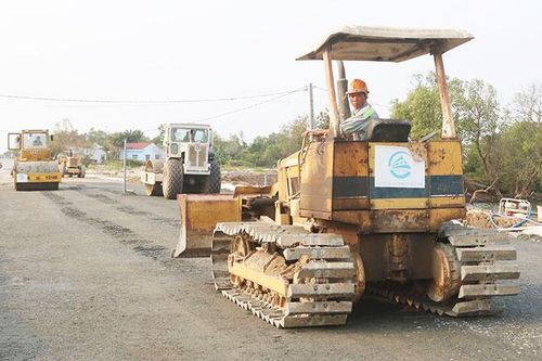 Đẩy nhanh hoàn thành công trình kết nối Khu kinh tế Định An