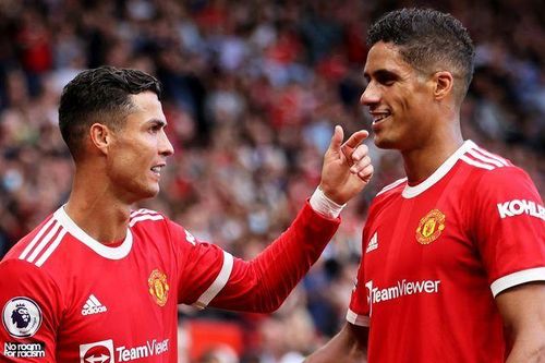 MU sai lầm Ronaldo, Messi thúc giục PSG