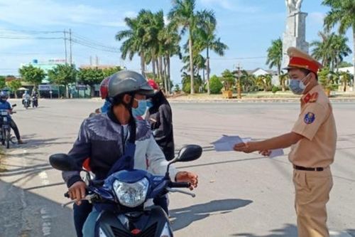 Thêm tỉnh ở miền Tây yêu cầu người dân hạn chế ra đường khi không cần thiết
