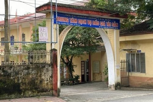Bắt Giám đốc Trung tâm dịch vụ đấu giá tài sản tỉnh Yên Bái