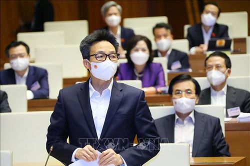 Khẩn trương khắc phục bất cập trong phòng, chống dịch để sớm phục hồi KT-XH