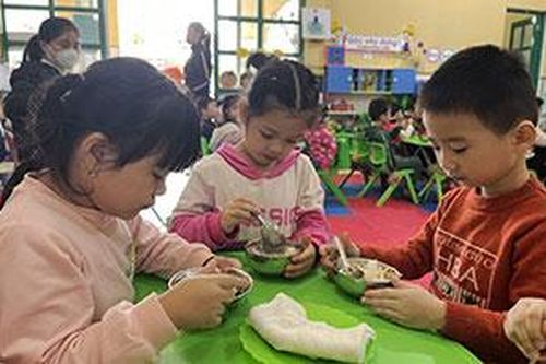 Nâng cao chất lượng bữa ăn cho trẻ mầm nonTin khácLinh hoạt hình thức hưởng ứng Ngày Pháp luậtPhát huy truyền thống đoàn kết, quyết tâm xây dựng tỉnh Lạng Sơn phát triển nhanh, bền vững