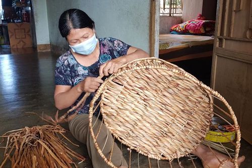 Thu nhập ổn định từ nghề thủ công mỹ nghệ