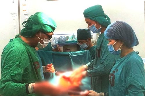 Cấp cứu kịp thời người bệnh bị sốc mất máu do tại nạn lao động