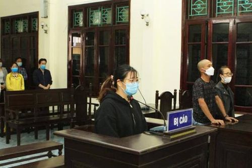 Thái Bình: Cô gái nhét giẻ vào miệng bé trai lĩnh án 21 tháng tù