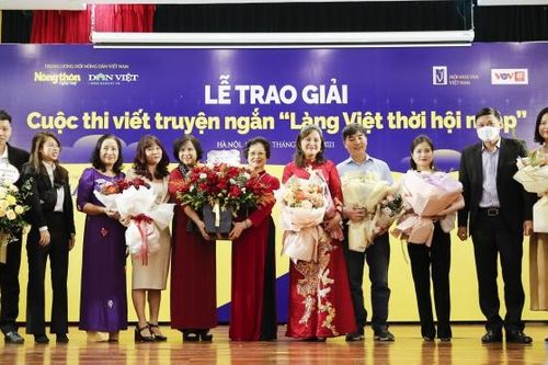 Trao giải cuộc thi viết truyện ngắn 'Làng Việt thời hội nhập'