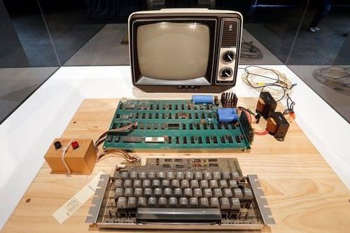 Máy tính 45 tuổi của Apple được định giá 400.000 USD