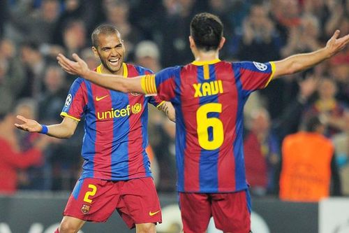 Barca bất ngờ mời về lão tướng 39 tuổi Dani Alves
