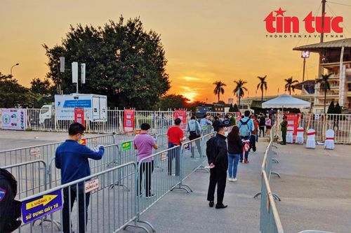 Không khí 'lạ' ngay trước giờ bóng lăn trận tuyển Việt Nam - Nhật Bản