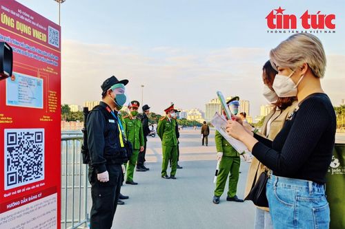 Trải nghiệm các bước vào sân xem bóng đá thời COVID-19