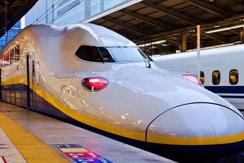 Tài xế Nhật Bản bị trừ lương vì tàu về ga chậm một phút kiện ngược lại công ty