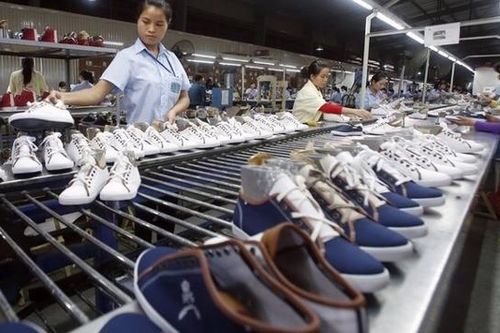 Xuất khẩu giày vải của Việt Nam vượt xa Trung Quốc