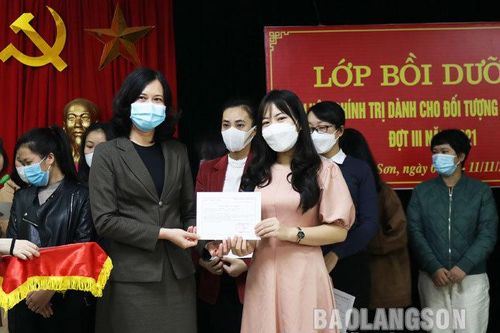 Bế giảng lớp bồi dưỡng lý luận chính trị dành cho đối tượng kết nạp đảng đợt III năm 2021Tin khácDoanh nghiệp nhỏ và vừa vững vàng vượt qua đại dịchLinh hoạt hình thức hưởng ứng Ngày Pháp luật