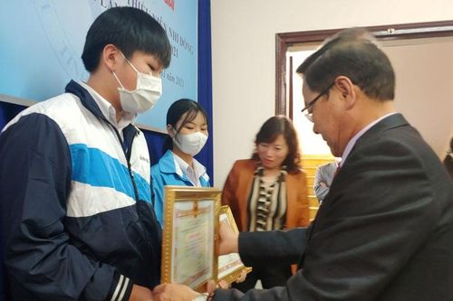 Sáng tạo không đợi tuổi