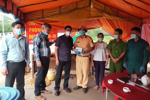 Lãnh đạo huyện Cát Tiên thăm, kiểm tra công tác phòng chống dịch Covid-19